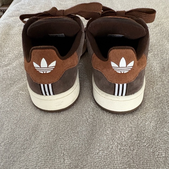 adidas Campus '00s Dark Brown/Preloved Brown/White Youth Size 4 1/2 - Picture 4 of 13